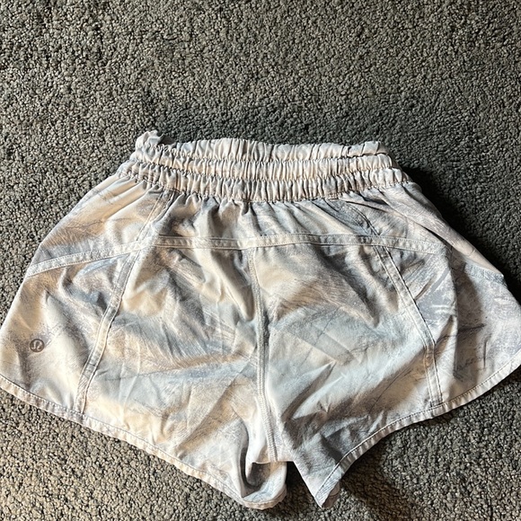 Lululemon tracker high rise 2.5” inseam shorts - Picture 3 of 3